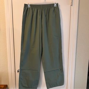 Cherokee Workwear elastic waist scrub pants. Size L. Olive green.